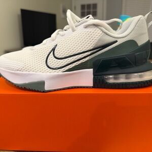 NWB Men’s Nike Air Max Alpha Trainer 6 White and Dark Green Athletic Shoes
